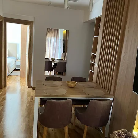Apartment Dina Lux *